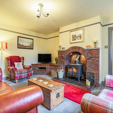 Wychwood Villa Whitby Bagian luar foto