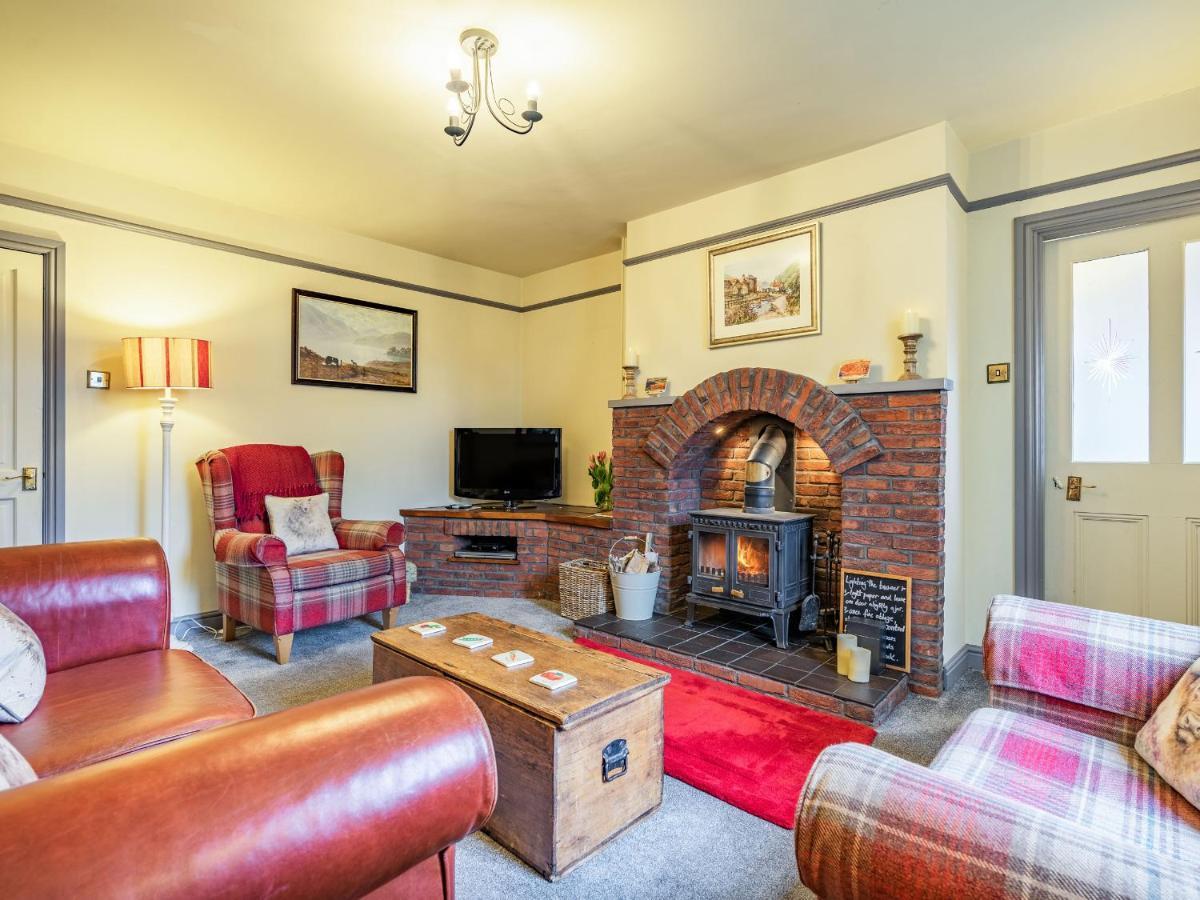 Wychwood Villa Whitby Bagian luar foto