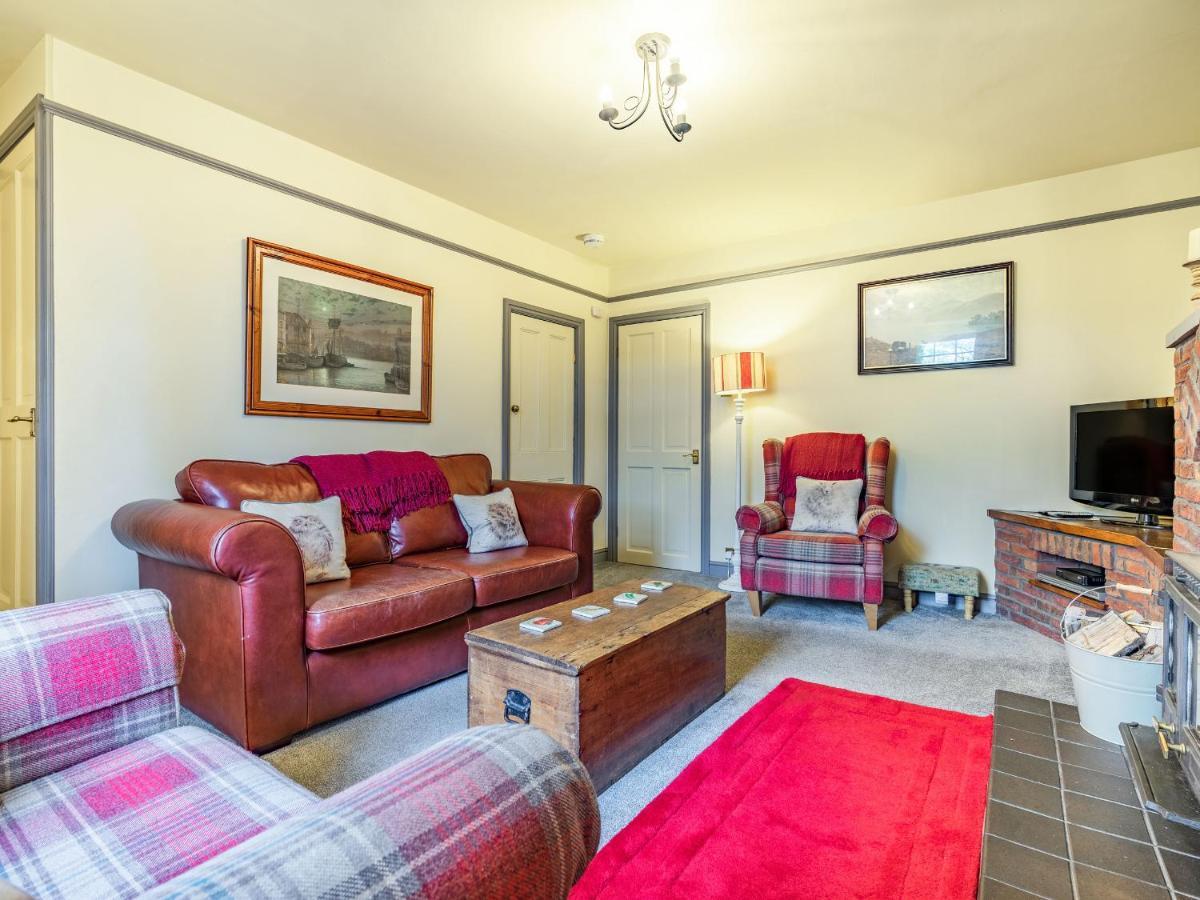 Wychwood Villa Whitby Bagian luar foto