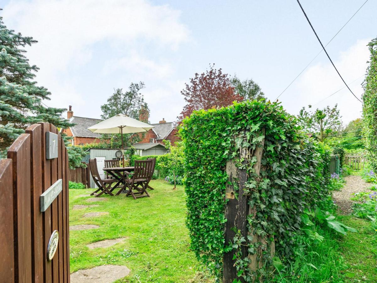 Wychwood Villa Whitby Bagian luar foto