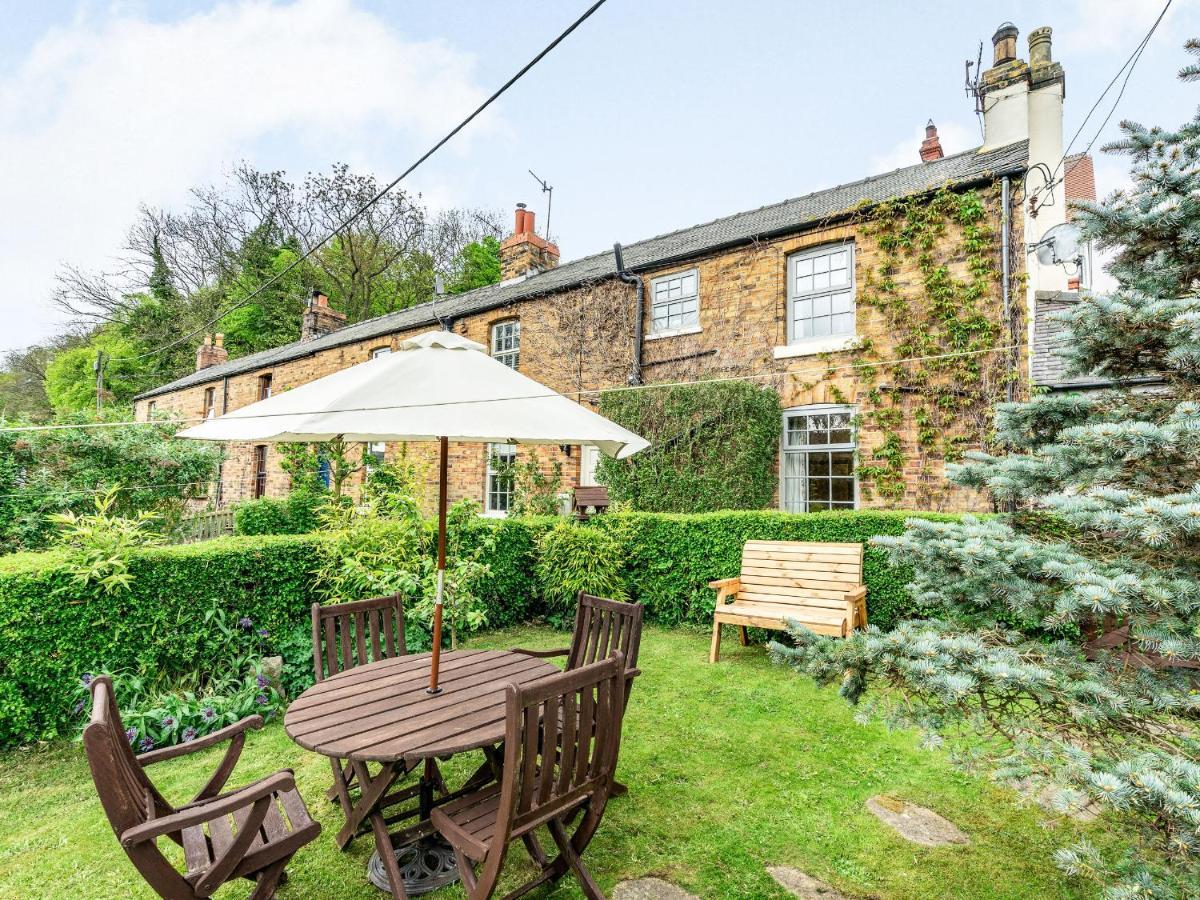 Wychwood Villa Whitby Bagian luar foto