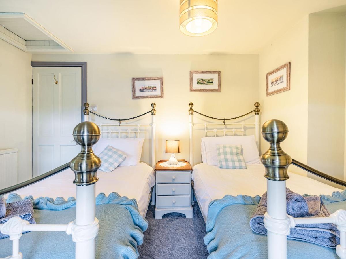 Wychwood Villa Whitby Bagian luar foto